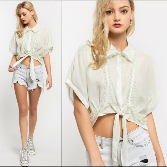 💥🔥CLEARANCE SALE⚡️🌟The JULIANA Tie Front Blouse - Picture 3 of 4